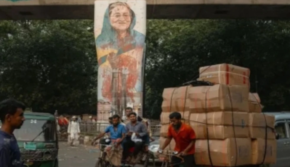 নিউইয়র্ক টাইমসের প্রতিবেদন: যেভাবে শুকিয়ে ফেলা হলো বাংলাদেশের অর্থনীতি