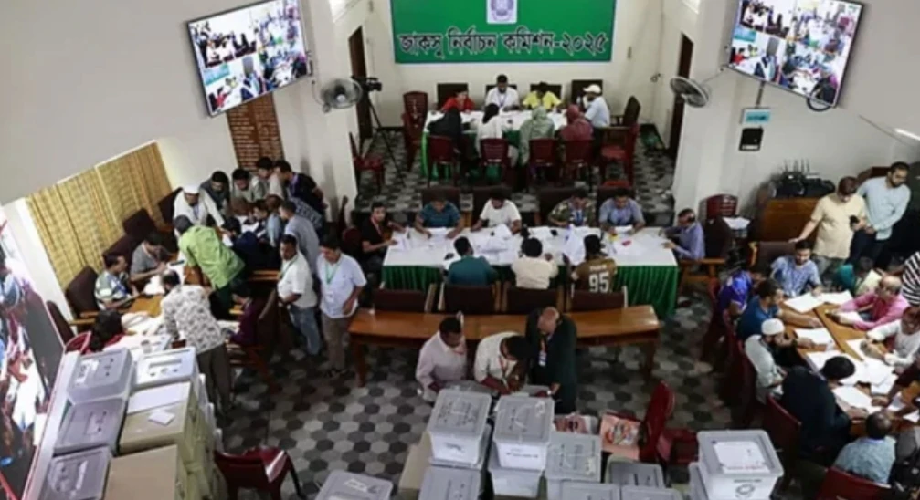 জাকসুর ভোট গণনা স্থগিত, জরুরি বৈঠকে বিশ্ববিদ্যালয় প্রশাসন